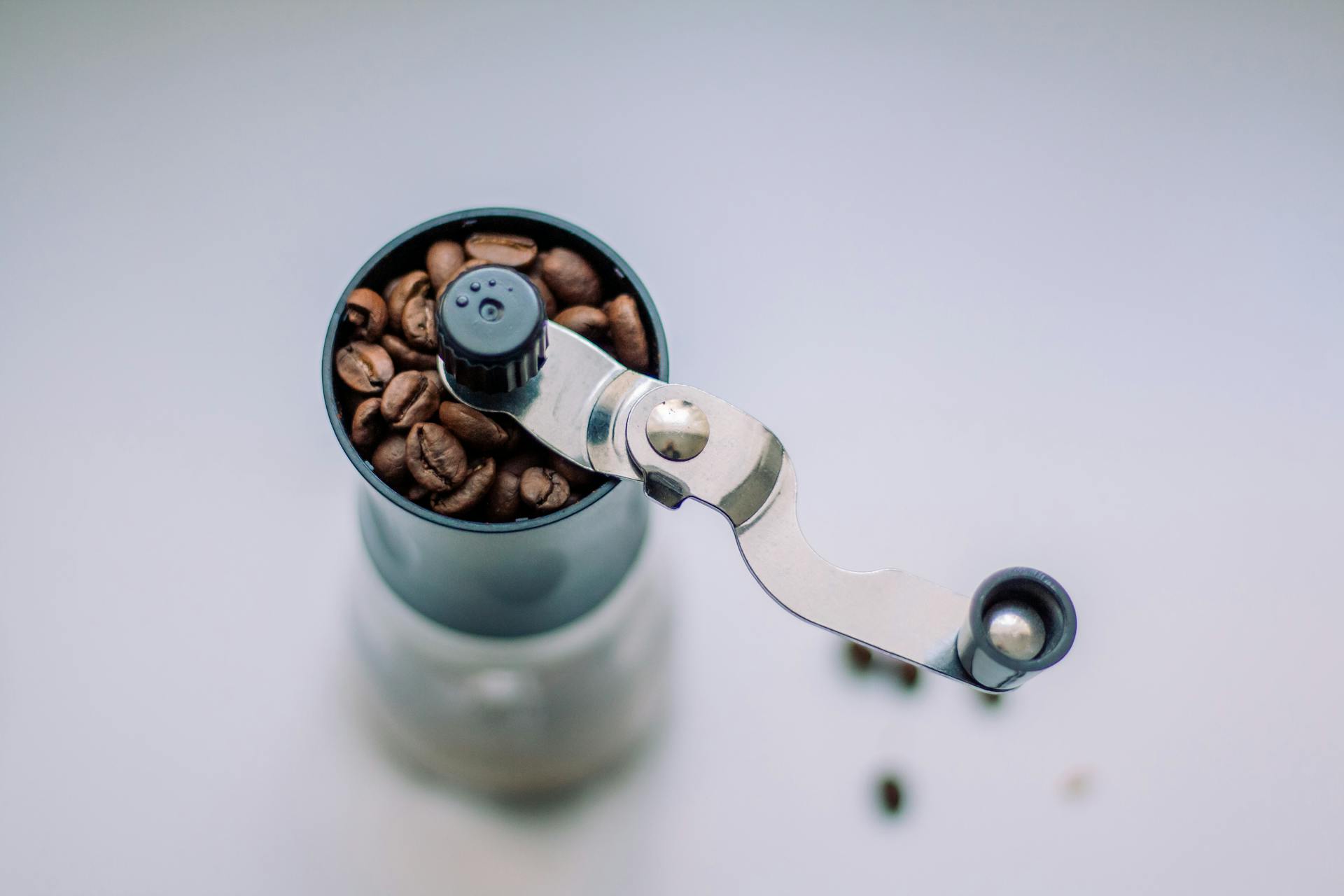 wybór idealnego młynka do kawy dla koneserów