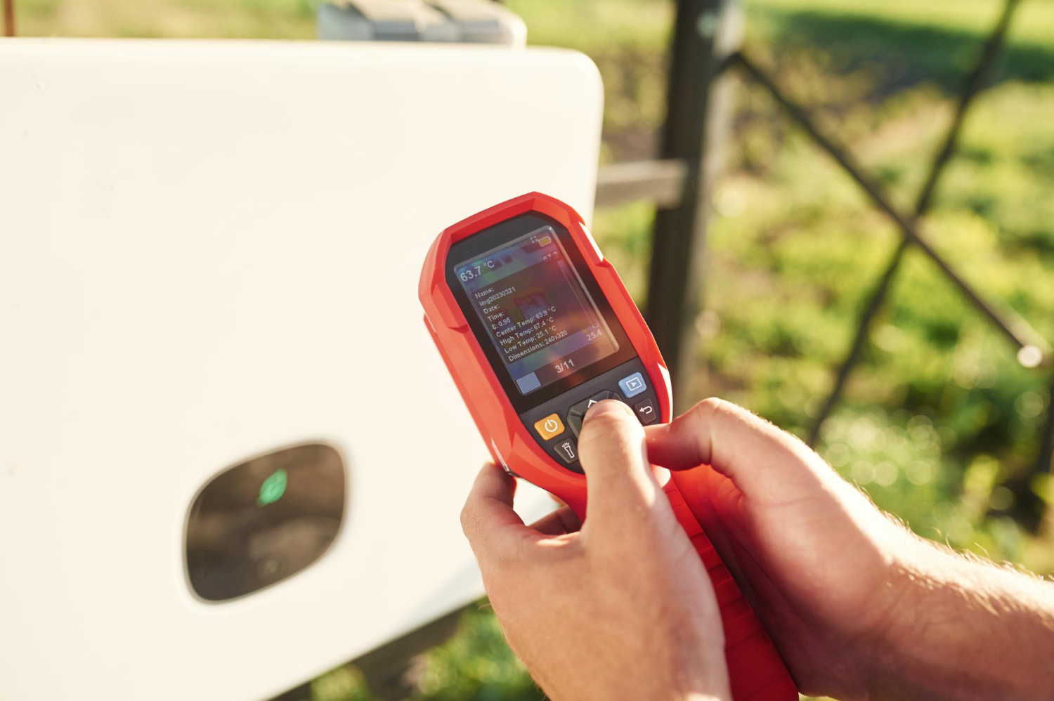 Zadbaj o bezpieczeństwo swojego systemu grzewczego z profesjonalnym analizatorem spalin. Sprawdź, jak to działa!