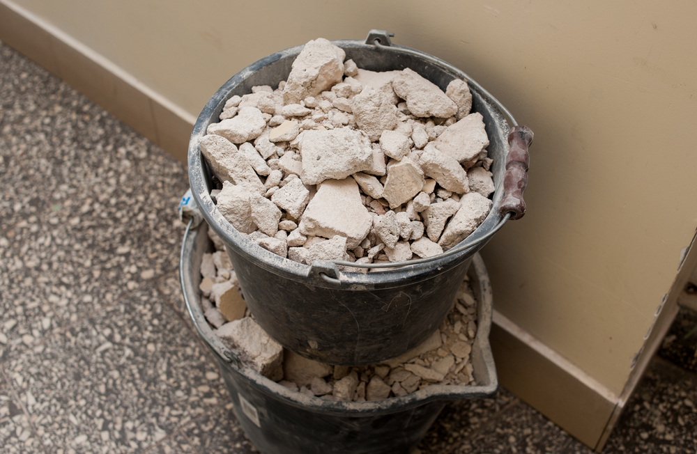 Jak zorganizować wywóz odpadów z remontu lub budowy?