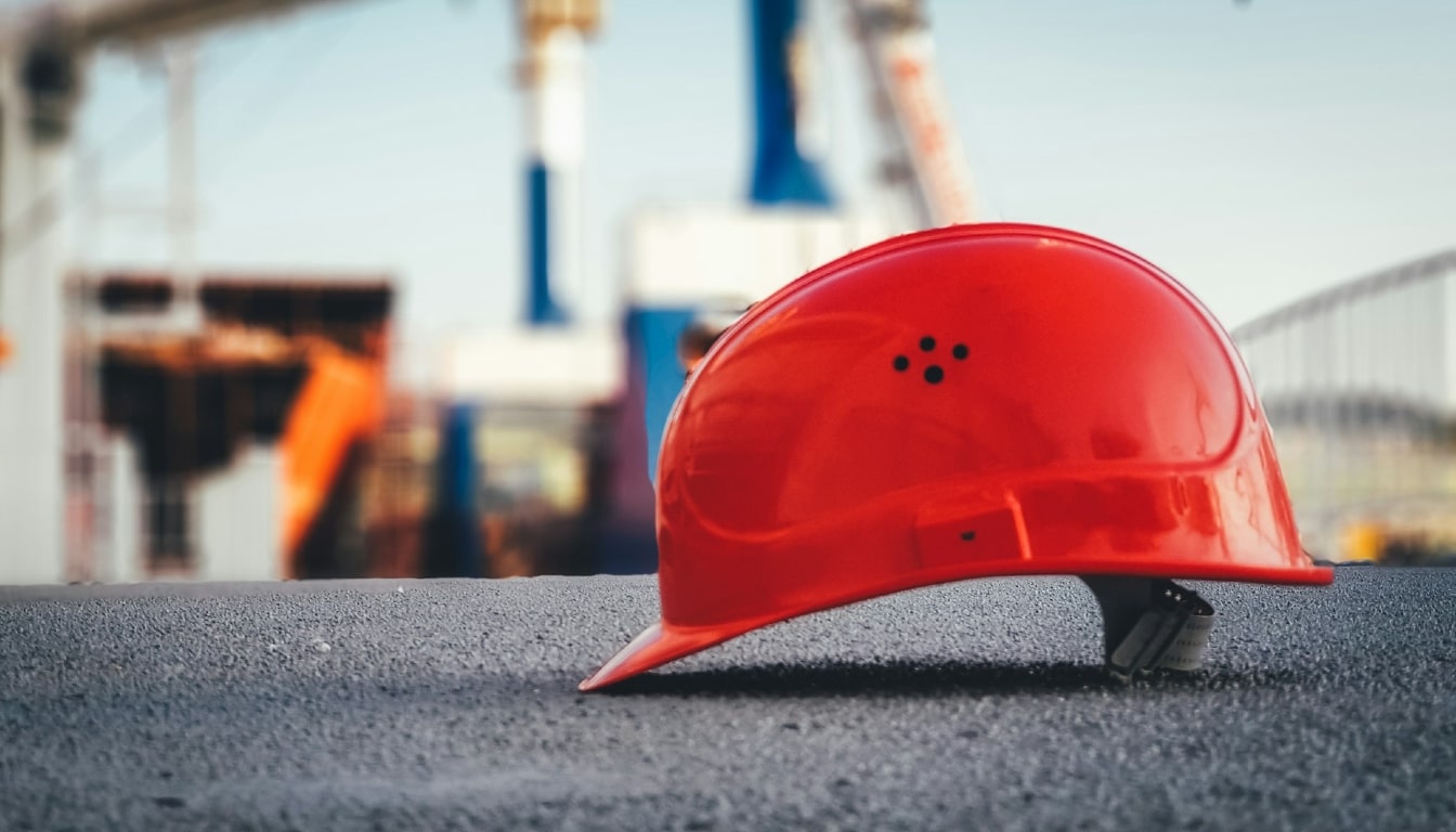 Błędy montażowe przy budowie hal namiotowych – kosztowne pomyłki, których lepiej unikać