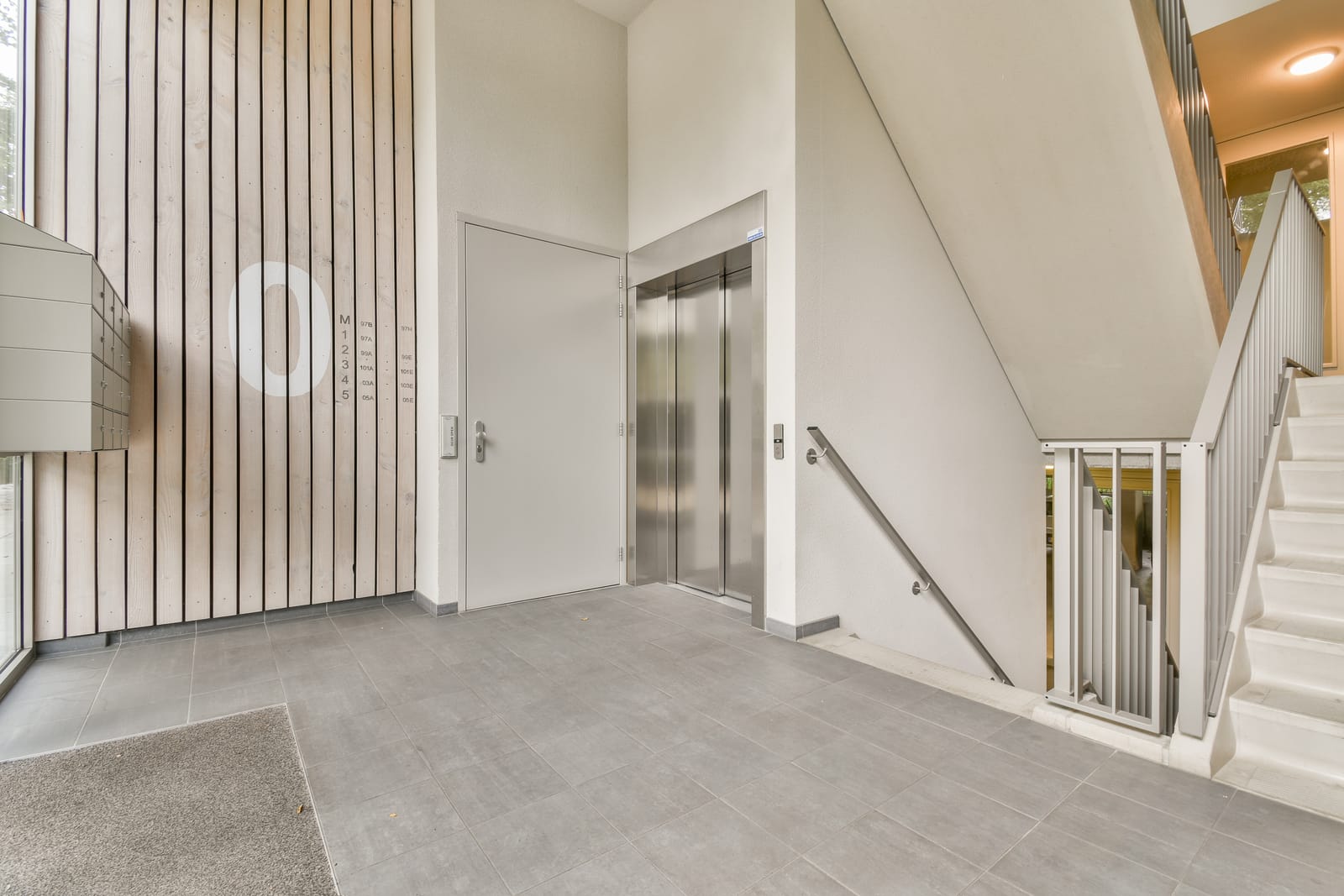 Windy osobowe KONE – inwestycja w wygodę, styl i bezpieczeństwo, na które powinieneś postawić!