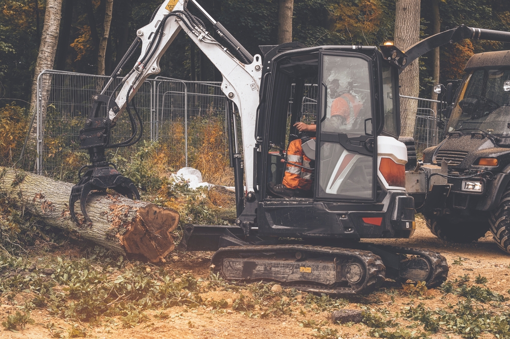 karczowanie terenu pod budowę