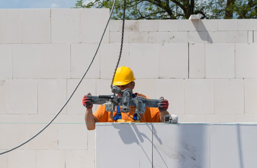 Silikaty w nowoczesnym budownictwie – kiedy warto zbudować z nich dom?