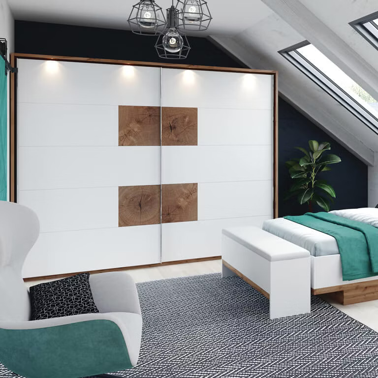 Drzwi przesuwne czy otwierane? Wieczna wojna, która ma swoje plusy i minusy