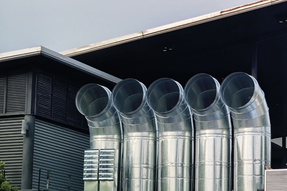 Jak dobrać odciąg przemysłowy do rodzaju pyłów i zanieczyszczeń?