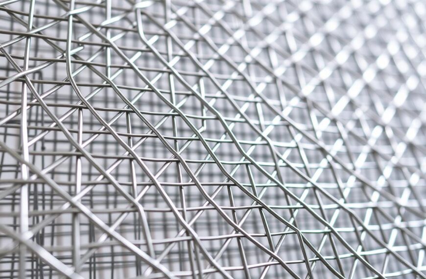 Siatki ze stali nierdzewnej - trwałe i odporne na korozję