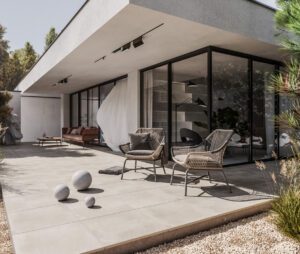 Nowoczesny ogród zaczyna się na tarasie: Nowe podejście do strefy relaksu