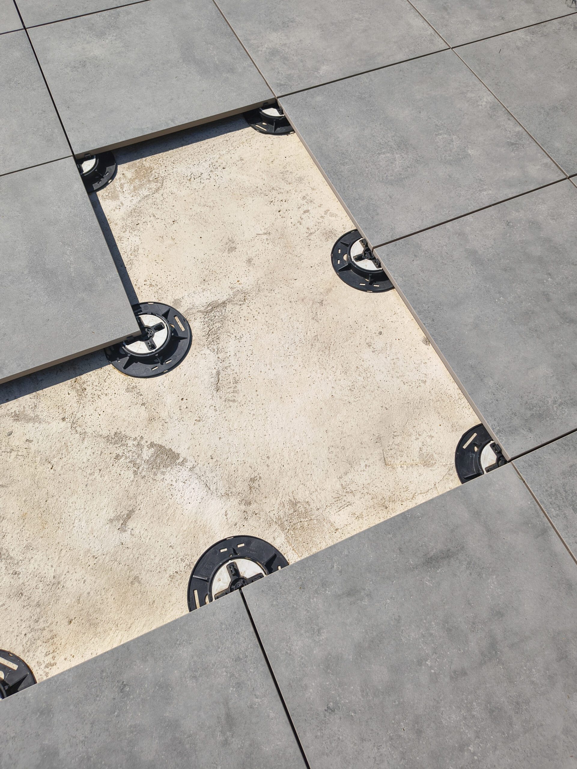 Taras wentylowany na wspornikach