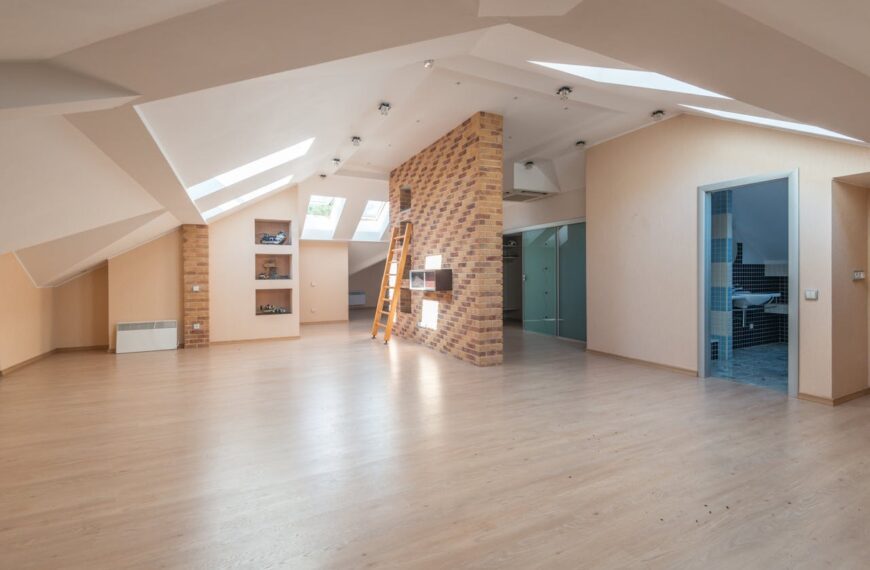 Najważniejsze etapy budowy domu krok po kroku – od działki po wykończenie