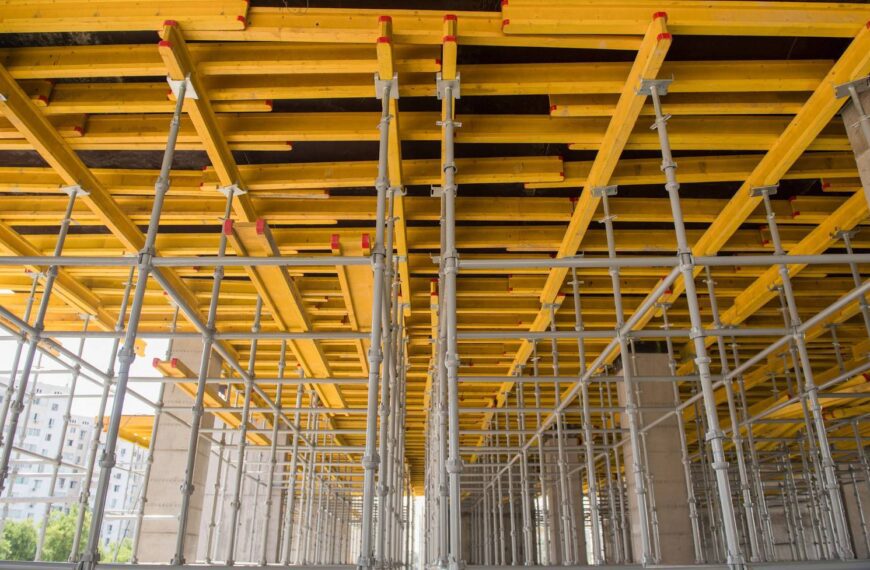 Co naprawdę decyduje o opłacalności wynajmu szalunków przy&hellip;