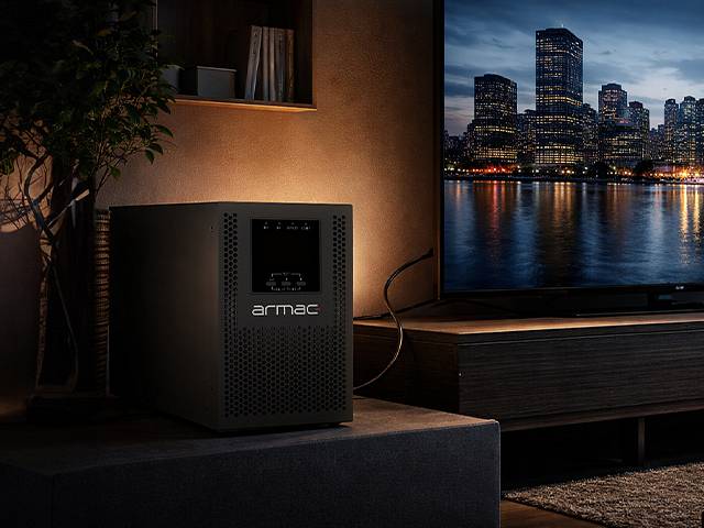 UPS dla systemu Smart Home – kiedy dom przestaje być „smart” bez prądu