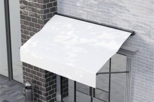 Daszek nad drzwi – architektoniczny detal czy realna&hellip;